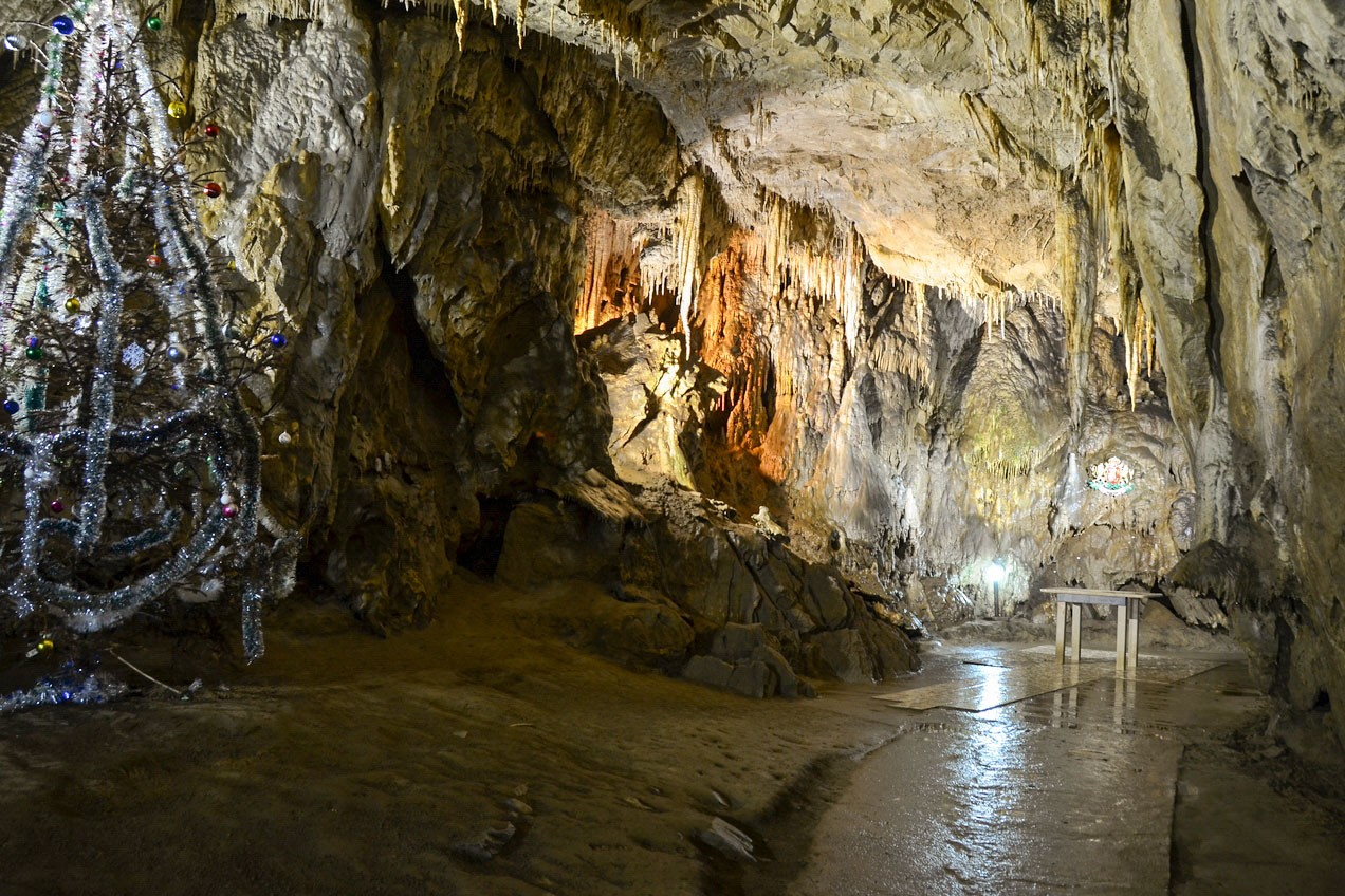 Пещера Iagodinska. Бельгия